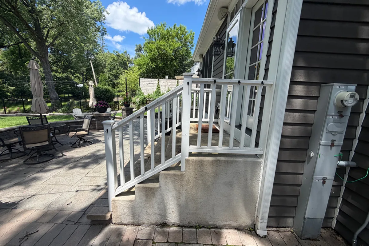 Deck Building before — Downers Grove IL home